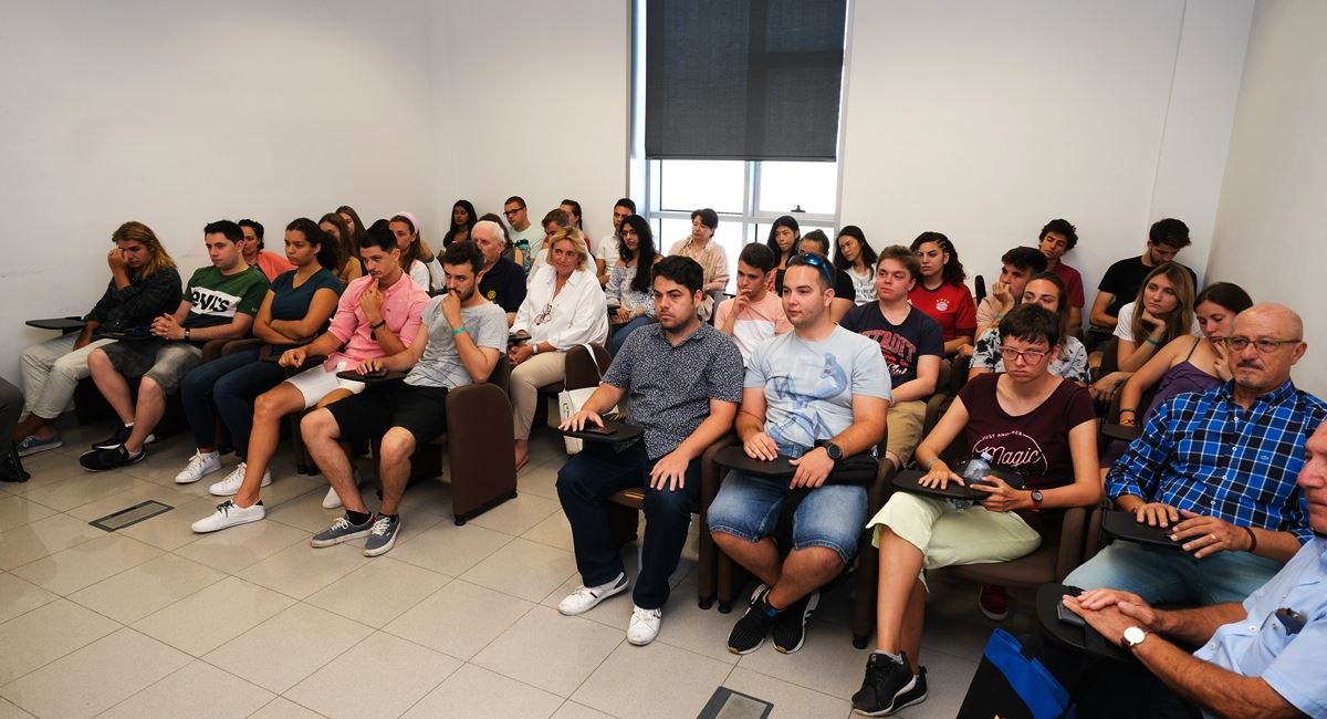  Bienvenida a los jóvenes del CAMP Rotary