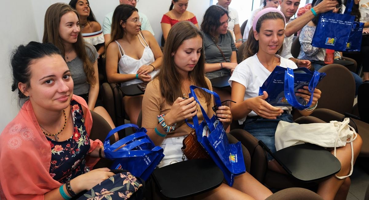  Bienvenida a los jóvenes del CAMP Rotary