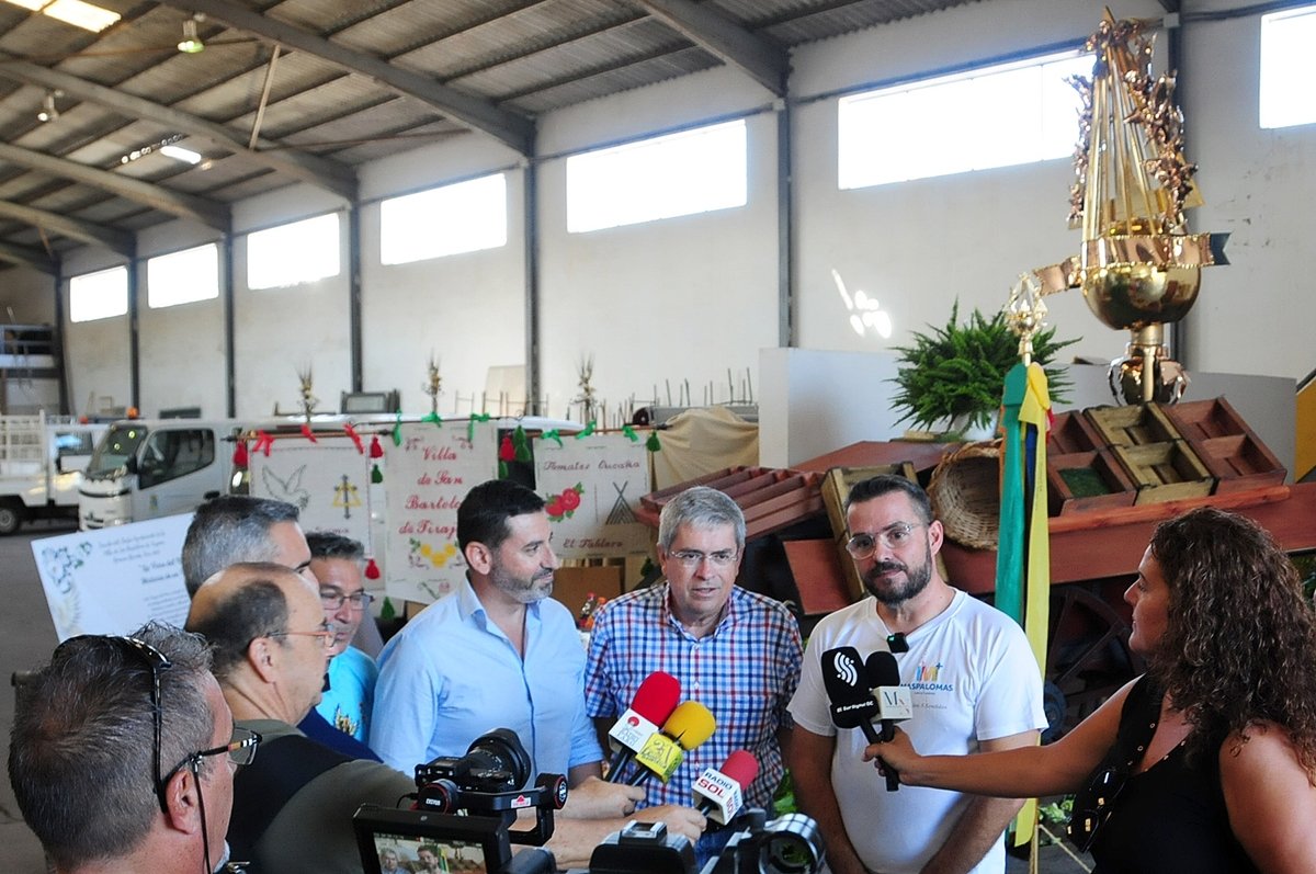 Presentacion carroza Vara del Romero - El Pino