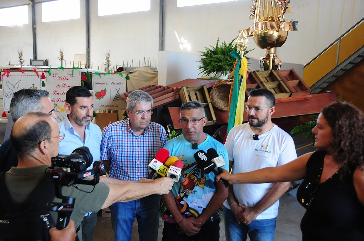 Presentacion carroza Vara del Romero - El Pino