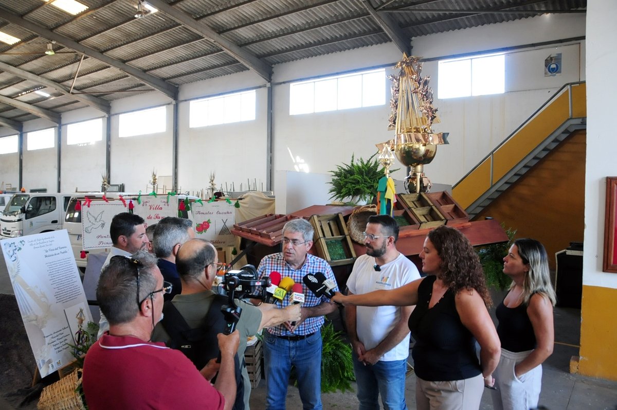Presentacion carroza Vara del Romero - El Pino
