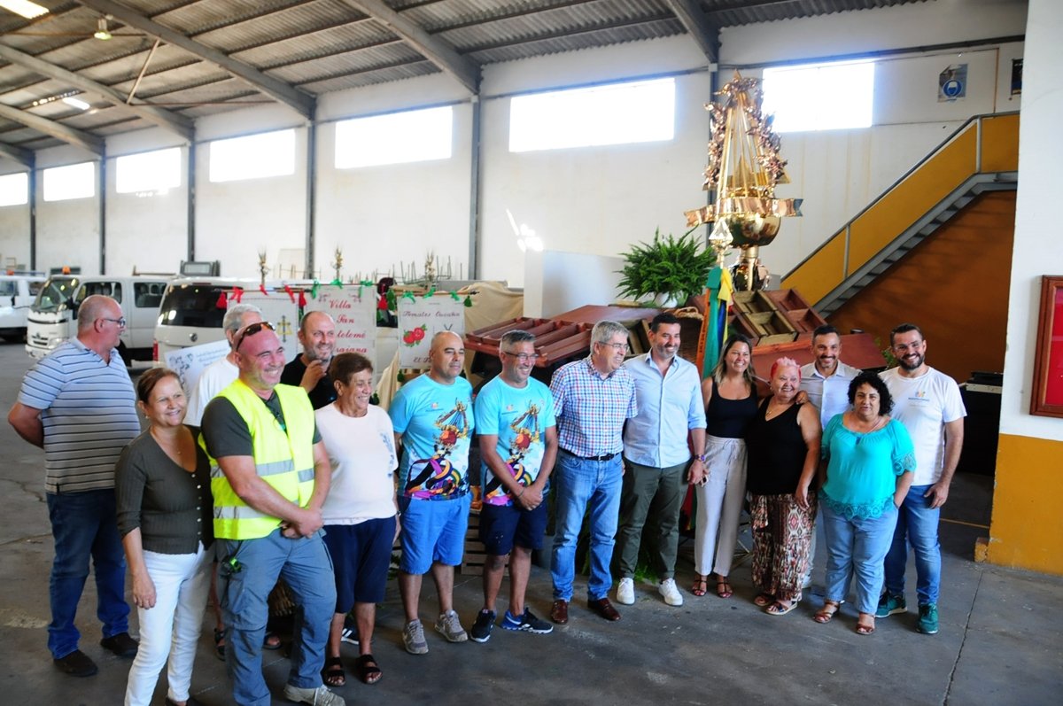 Presentacion carroza Vara del Romero - El Pino