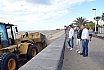 La Concejalía de Limpieza traslada 78.000 kilos de arena desde el paseo a la orilla de Playa del Inglés
