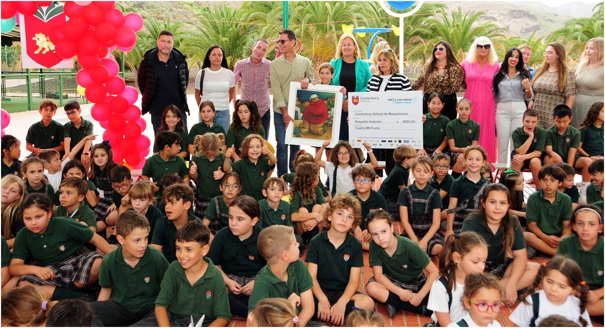 Los pequeños valientes del Canterbury de Maspalomas subastan solidaridad y arte indigenista contra el cáncer infantil