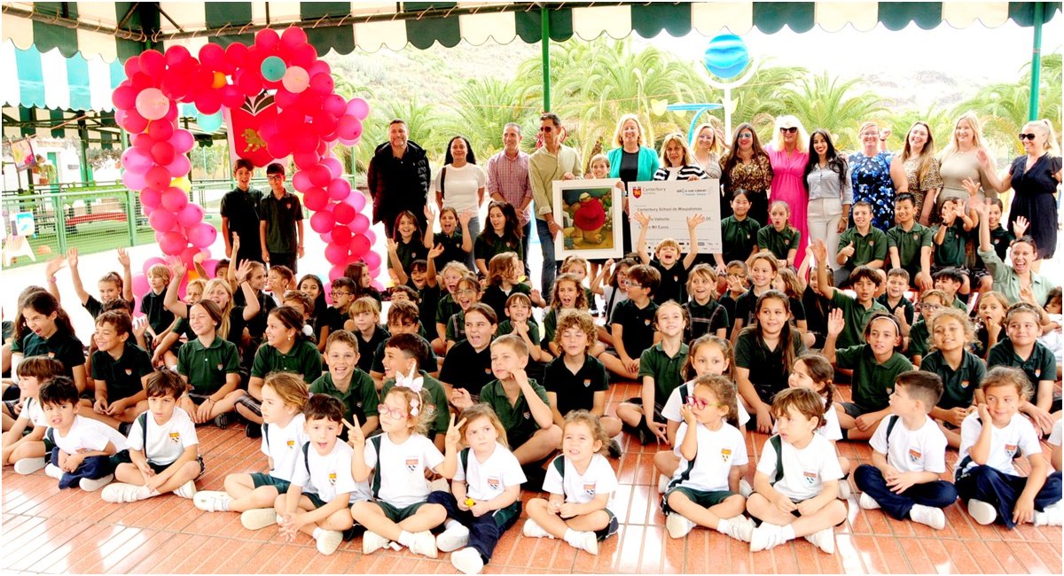 Los pequeños valientes del Canterbury de Maspalomas subastan solidaridad y arte indigenista contra el cáncer infantil