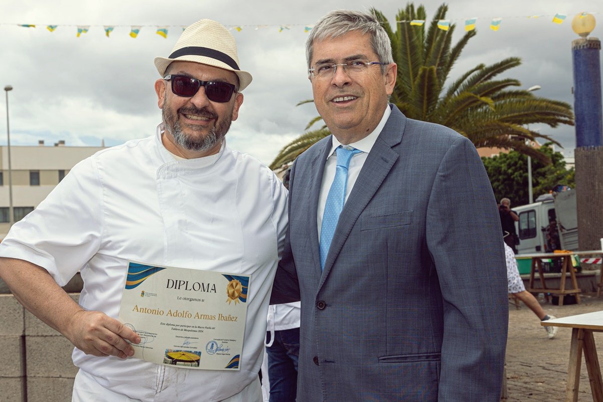 350 kilos de arroz y 750 litros de caldo, la base de la Gran Paella de El Tablero servida para 5.000 personas