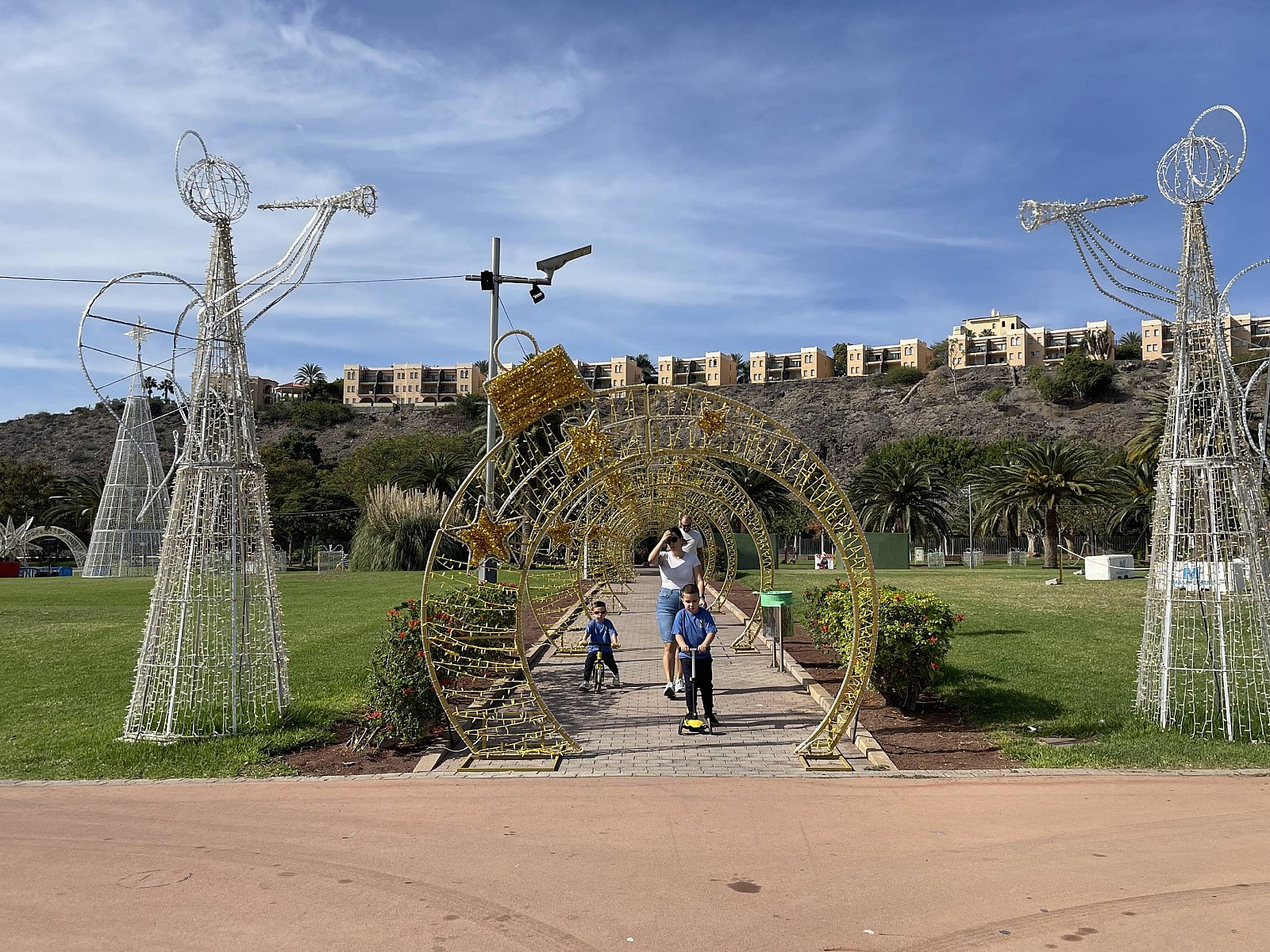 El Parque Urbano del Sur se ilumina  con el espíritu familiar de la Navidad