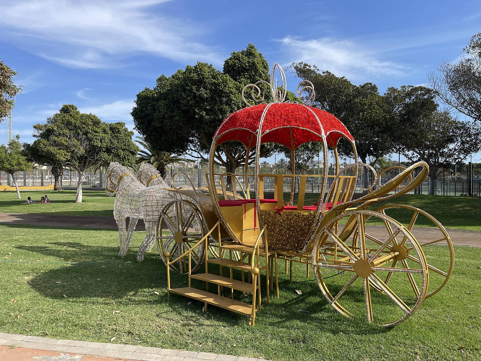 El Parque Urbano del Sur se ilumina  con el espíritu familiar de la Navidad