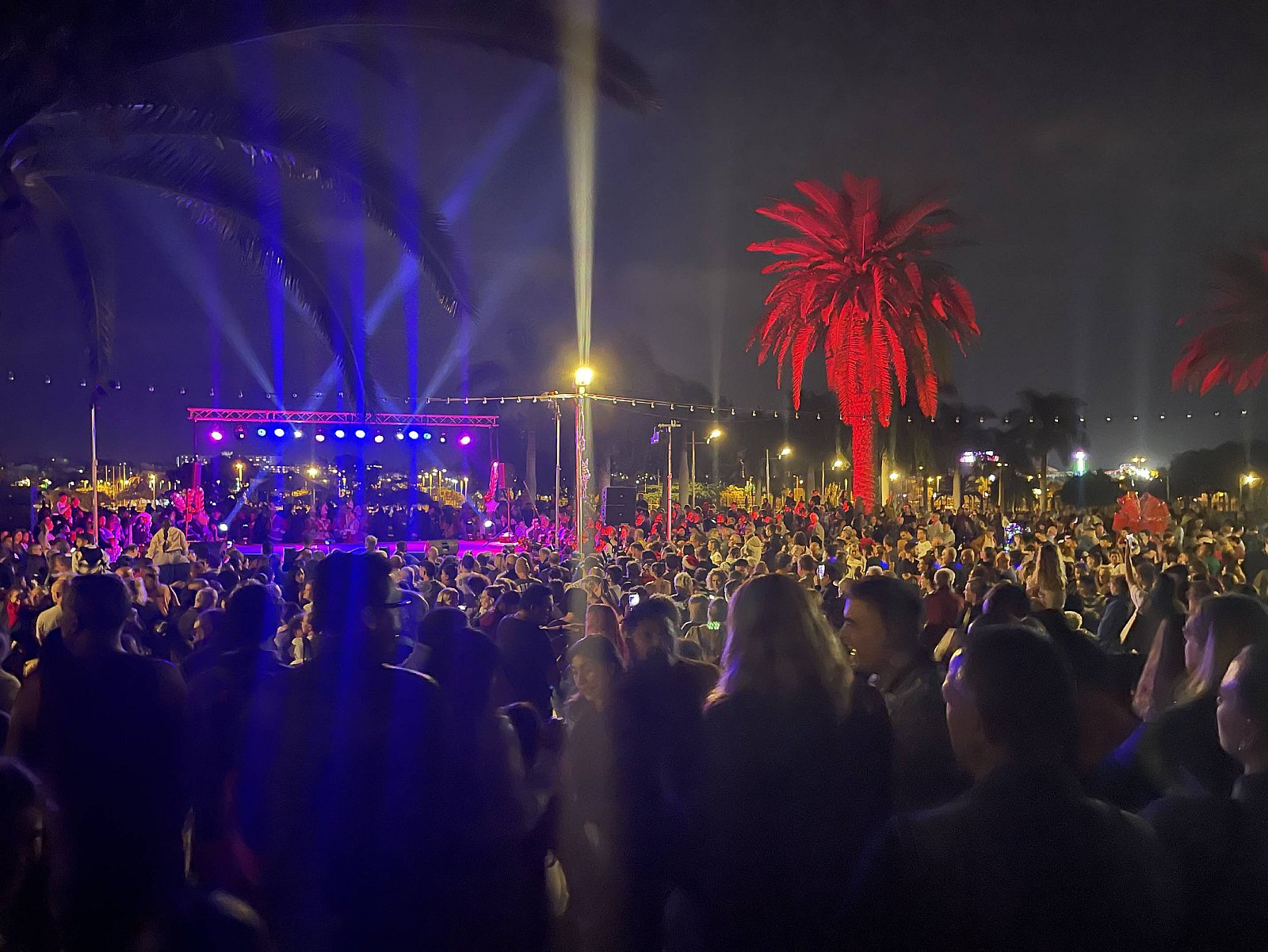El Parque Urbano del Sur se ilumina  con el espíritu familiar de la Navidad
