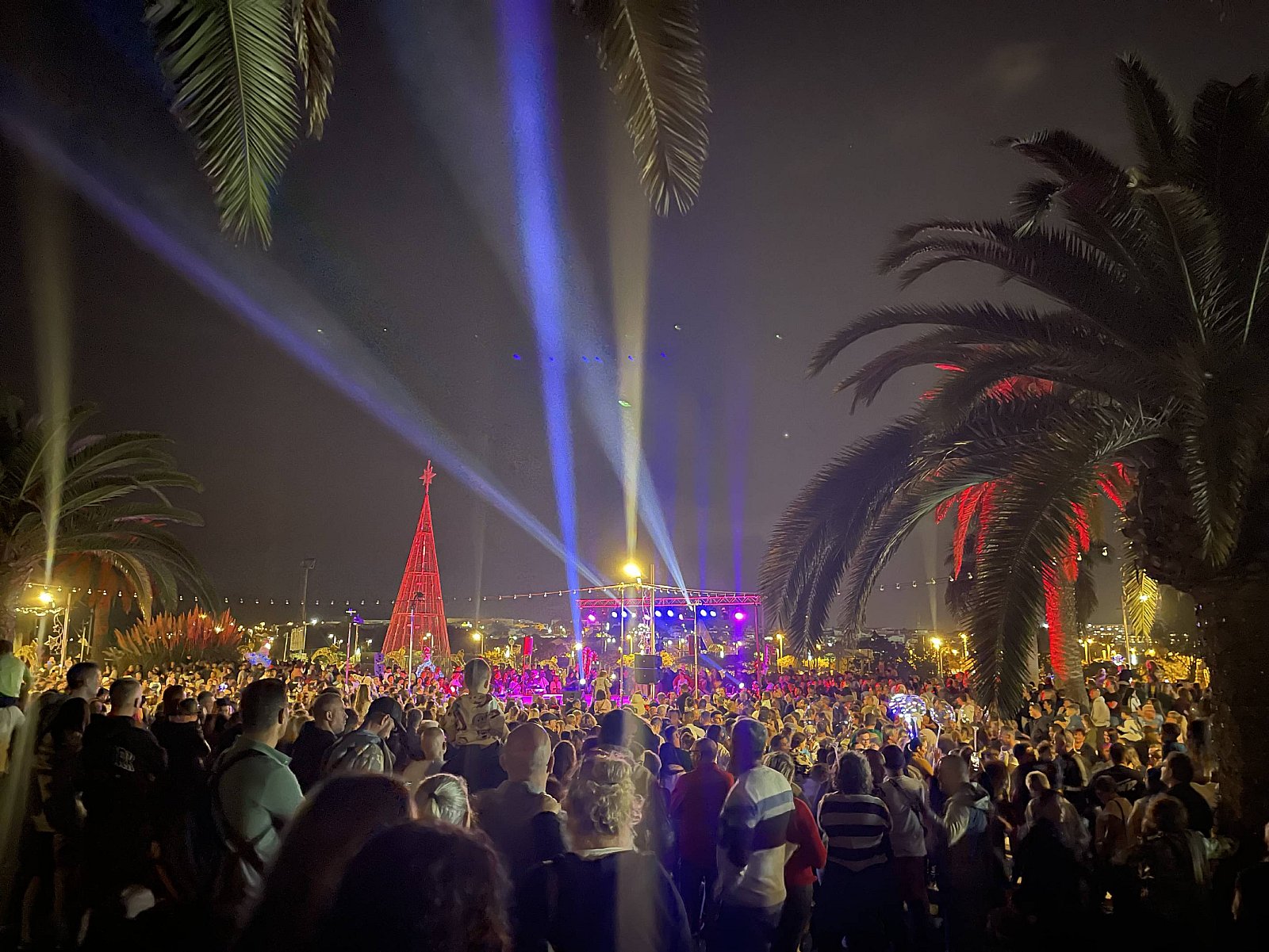 El Parque Urbano del Sur se ilumina  con el espíritu familiar de la Navidad
