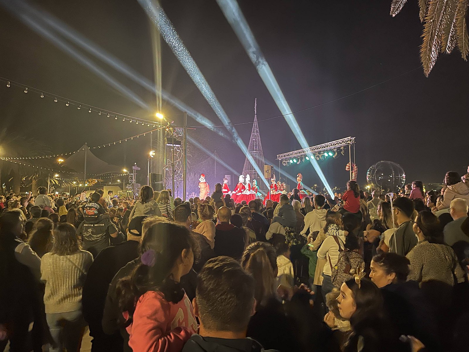 El Parque Urbano del Sur se ilumina  con el espíritu familiar de la Navidad