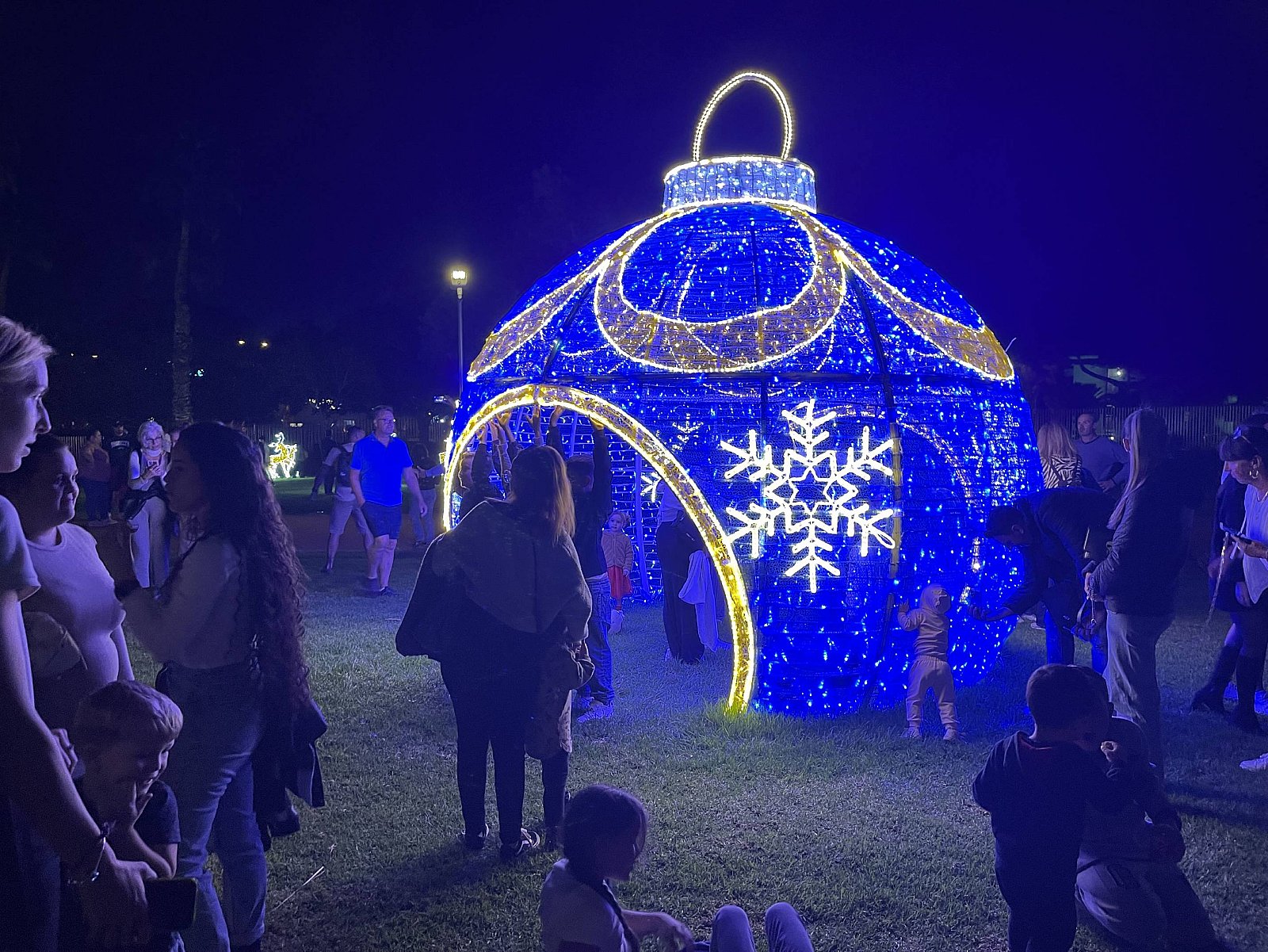El Parque Urbano del Sur se ilumina  con el espíritu familiar de la Navidad