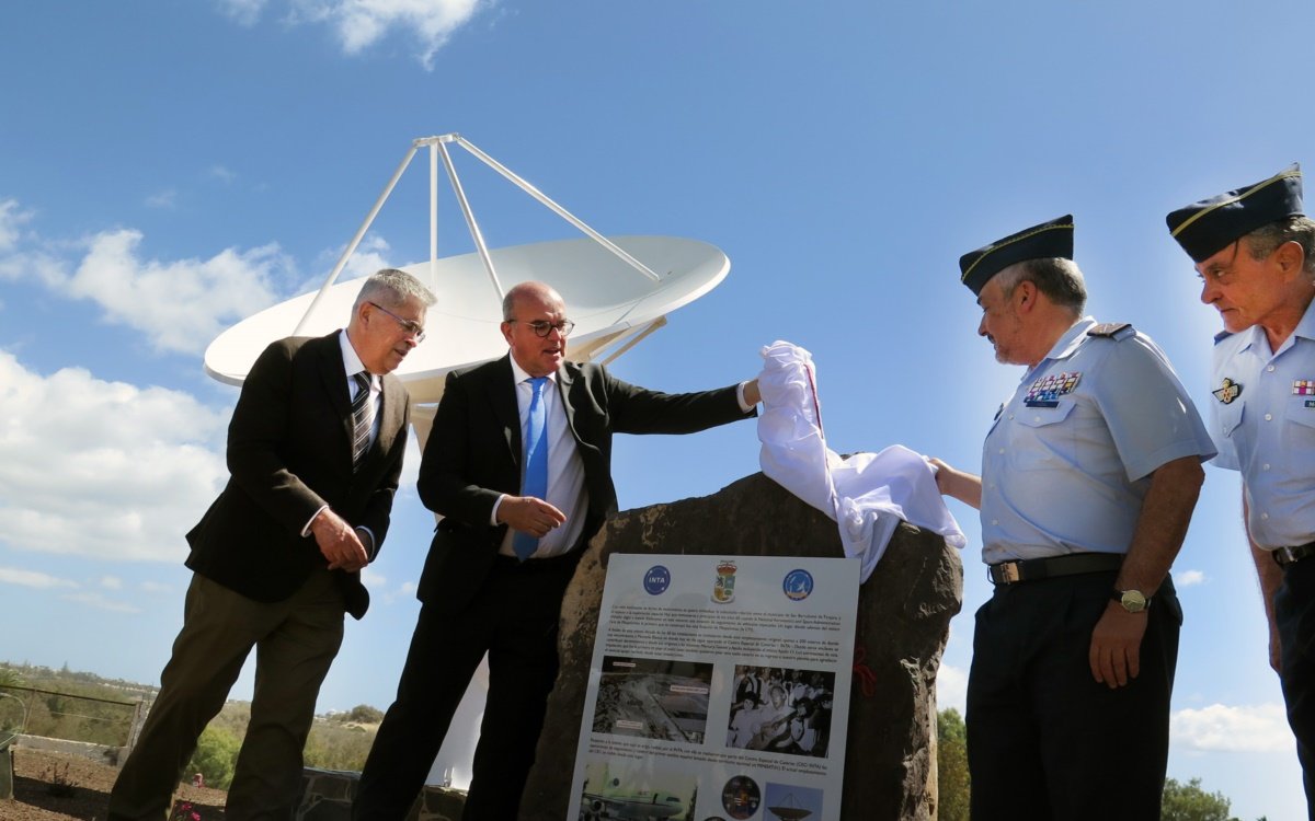                                 - La antena del Minisat-1 se convierte en monumento simbólico del papel pionero de Maspalomas en la exploración espacial