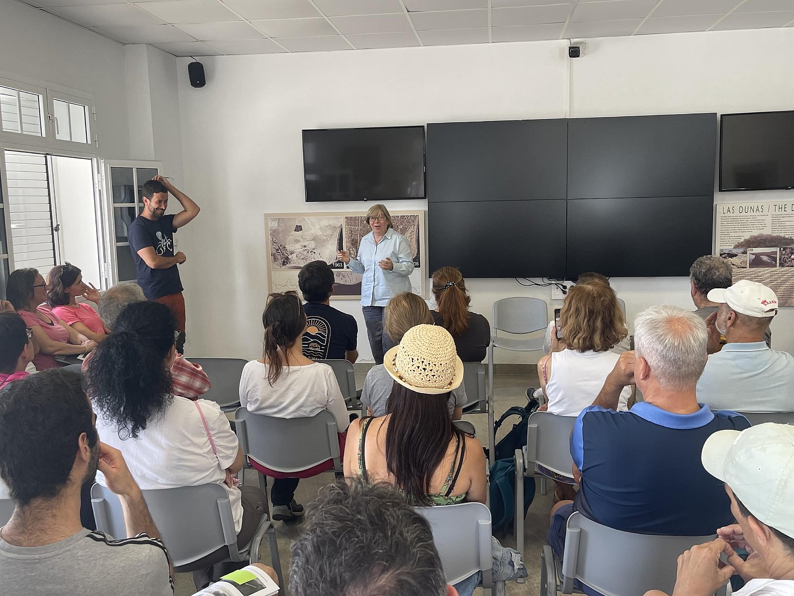 Maspalomas acoge la primera excursión científica por la Isla de los Grupos de Investigación Reconocidos de la ULPGC
