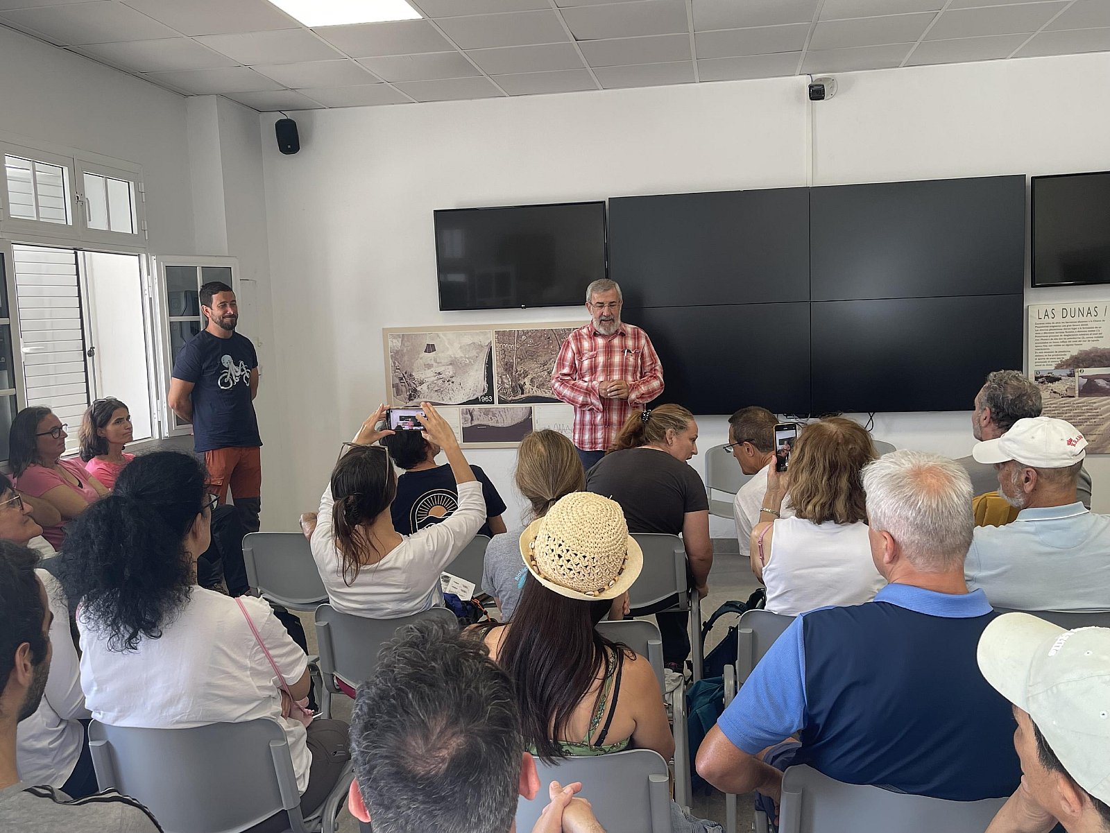 Maspalomas acoge la primera excursión científica por la Isla de los Grupos de Investigación Reconocidos de la ULPGC