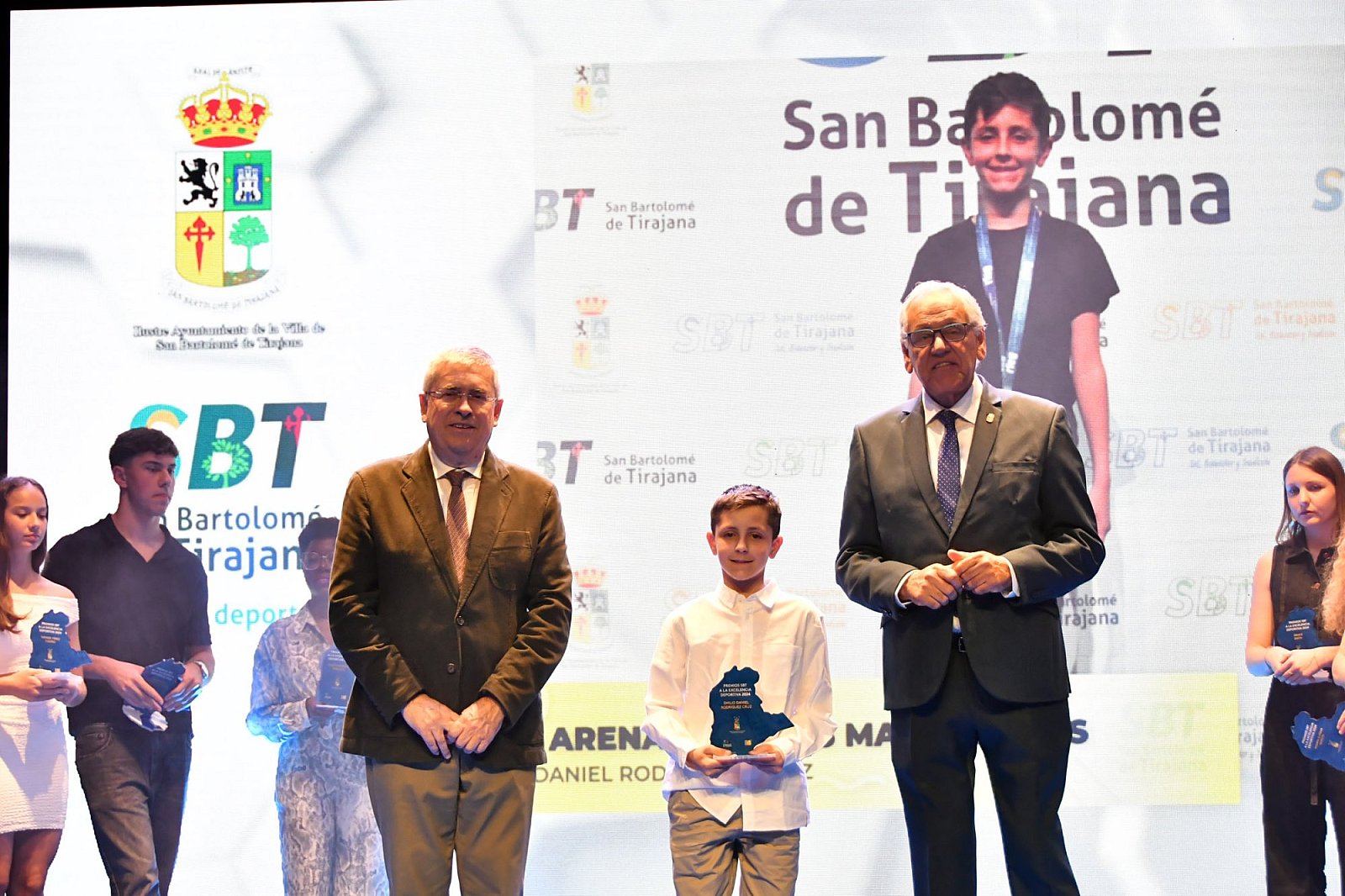 CLUBES DEL MUNICIPIO CON DEPORTISTAS INDIVIDUALES DESTACADOS EN COMPETICIONES OFICIALES NACIONALES E INTERNACIONALES EN LA TEMPORADA 2024