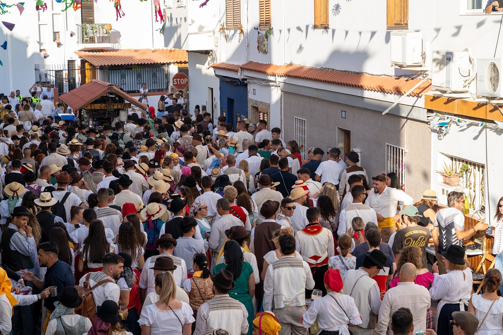 Más de 5.000 personas agasajan a la Santísima Trinidad en la Romería y Ofrenda de El Tablero 2025