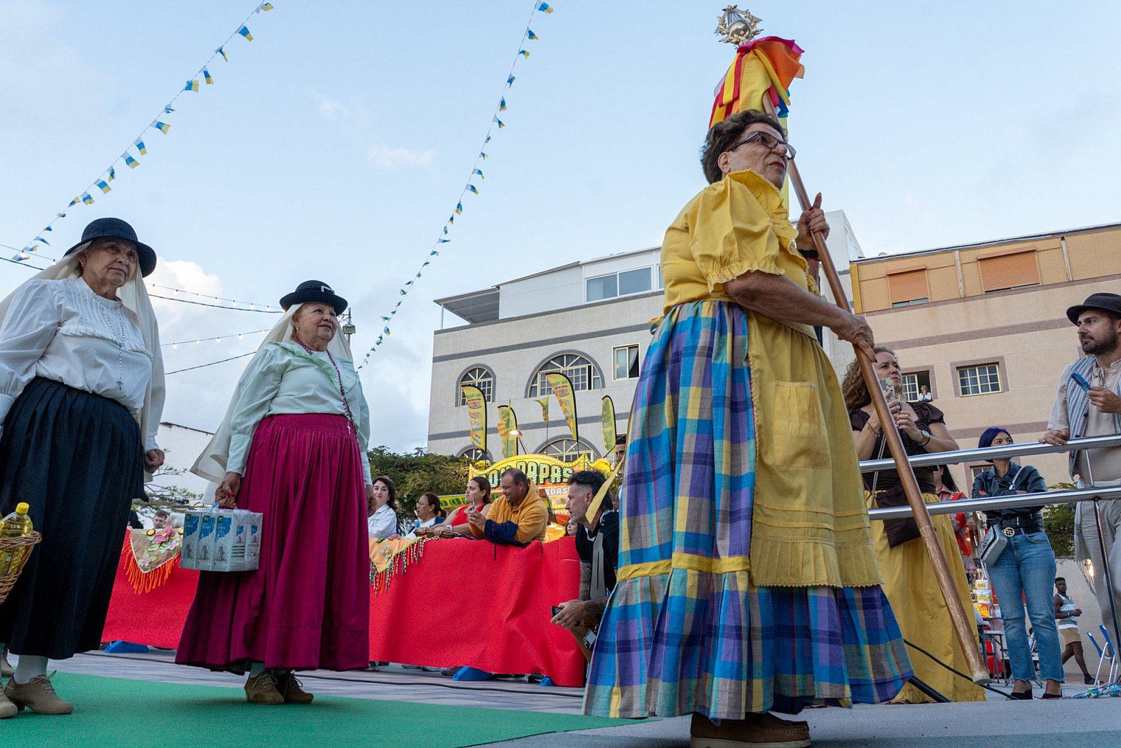 Más de 5.000 personas agasajan a la Santísima Trinidad en la Romería y Ofrenda de El Tablero 2025