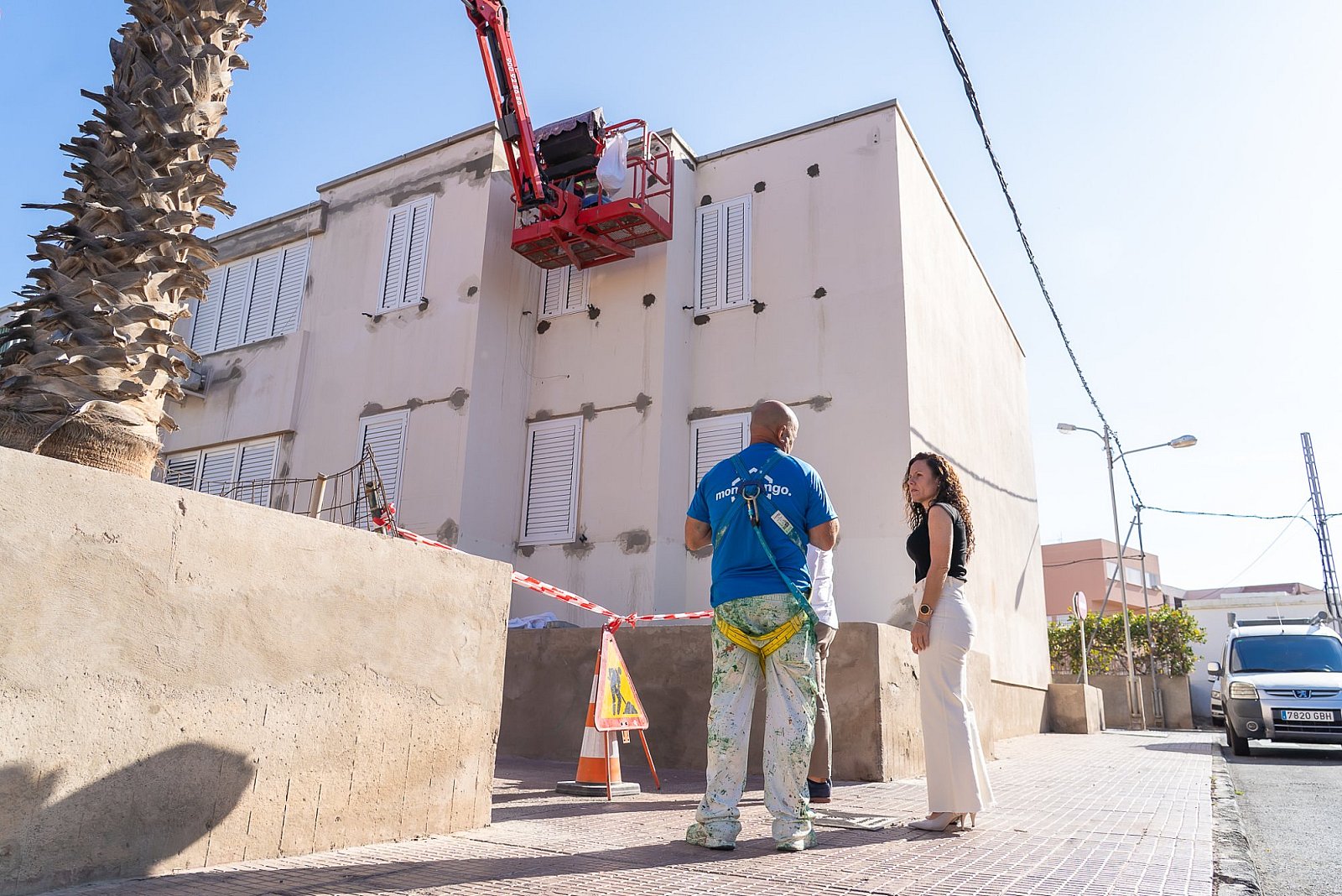La Concejalía de Vivienda supervisa el avance de las obras de rehabilitación de las 106 viviendas del Castillo del Romeral