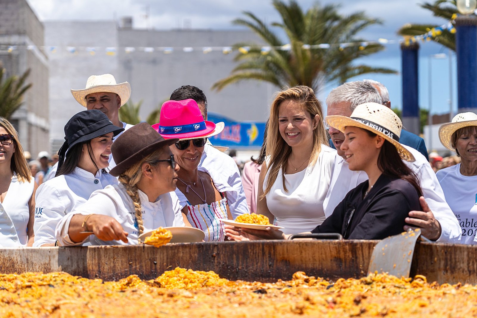 5.000 personas despiden las fiestas de El Tablero con el sabor de la tradicional Gran Paella