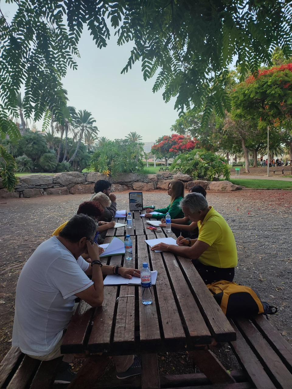 La primera edición del taller de escritura creativa al aire libre se desarrolló en el Parque del Sur y los miradores turísticos de Maspalomas y Las Dunas 2