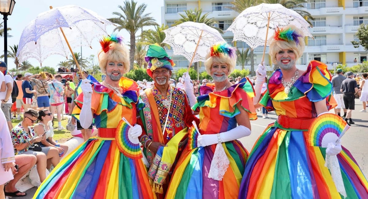 Más de 90.000 personas participaron en el Desfile de Carrozas del Maspalomas Pride