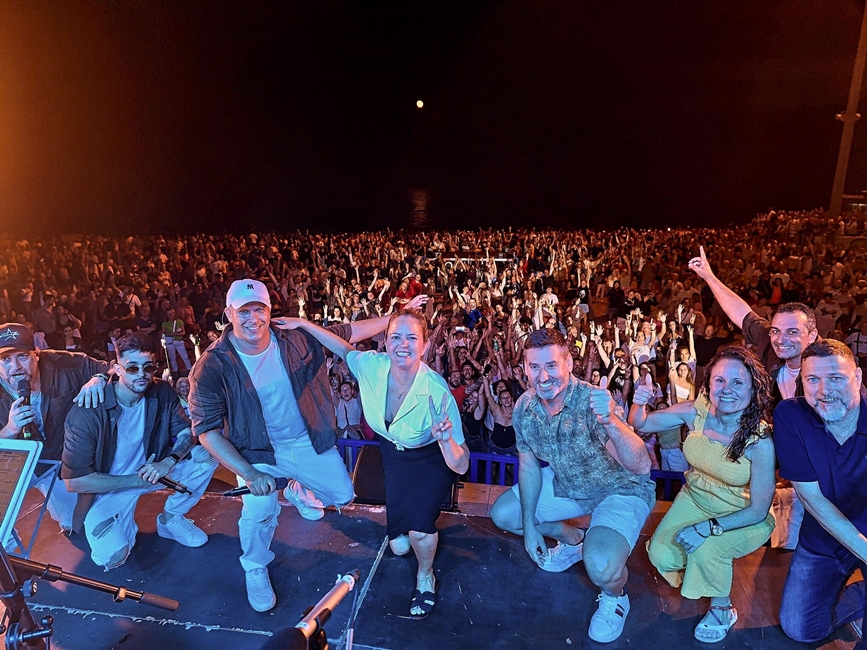 20250619 FyE La concejala de Festejos con concejales de CC y Star Music