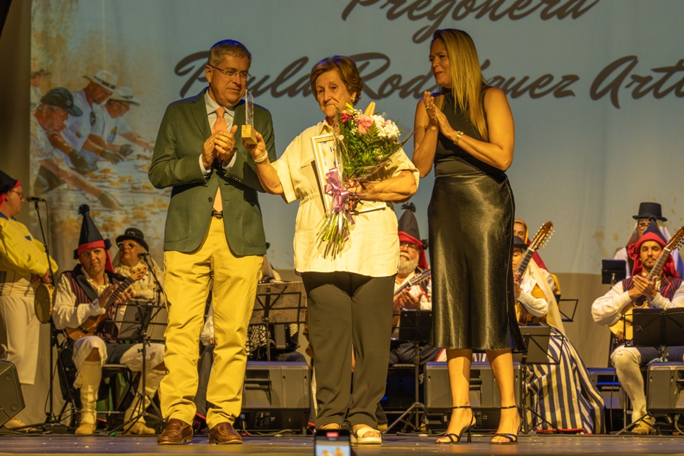 20260522 EyF Marichal junto a Paula su marido Yilenia Vega y grupo de ediles
