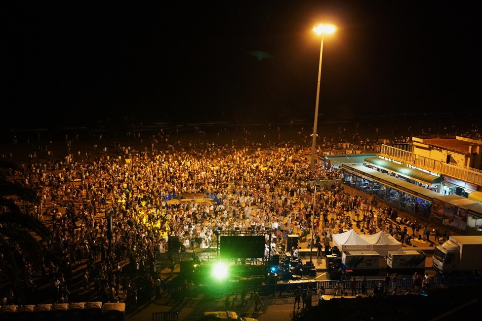 20260618_EyF_Público_en_Playa_del_Inglés.jpg