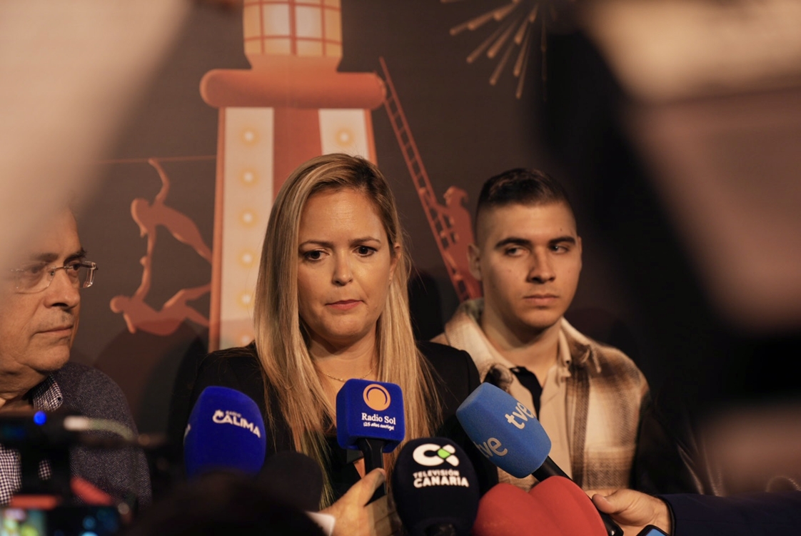 Yilenia Vega junto al ganador del cartel de 2026