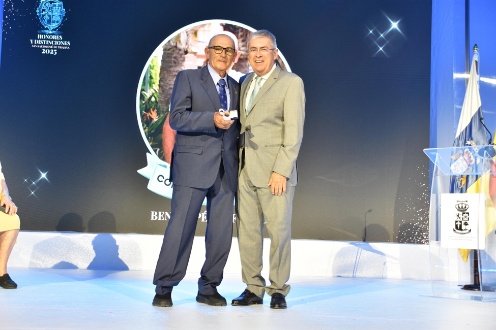20251011 PRE Honores Distinciones 2025 Benito Perez Franco