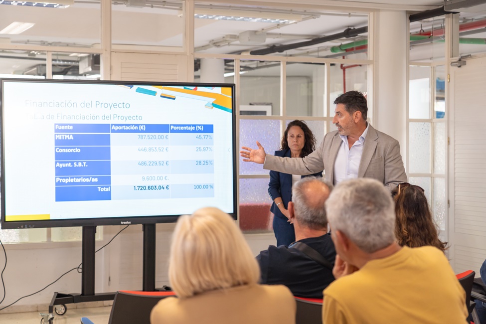 20250619_VIV_Reunion_vecinos_UrbMontanaClara_00