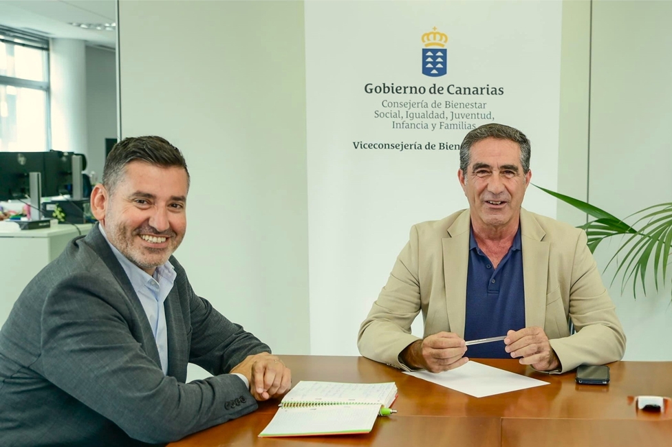 20250813_SSOC_Alejandro_Marichal_y_Francis_Candil_durante_la_pasada_reunión.jpg